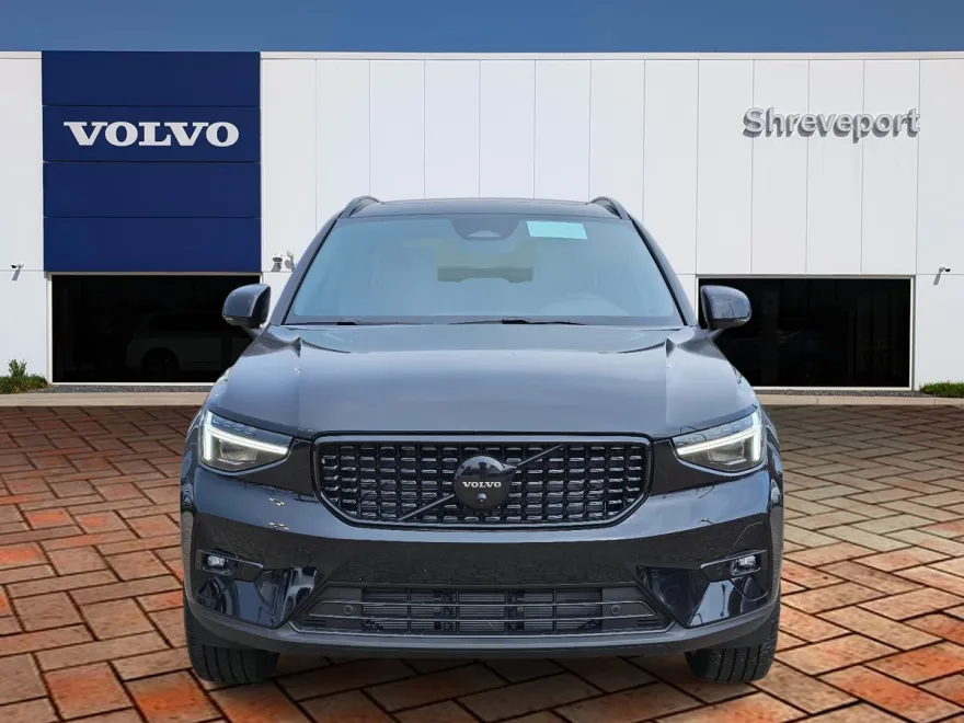 2026 Volvo XC40 AWD photo 1
