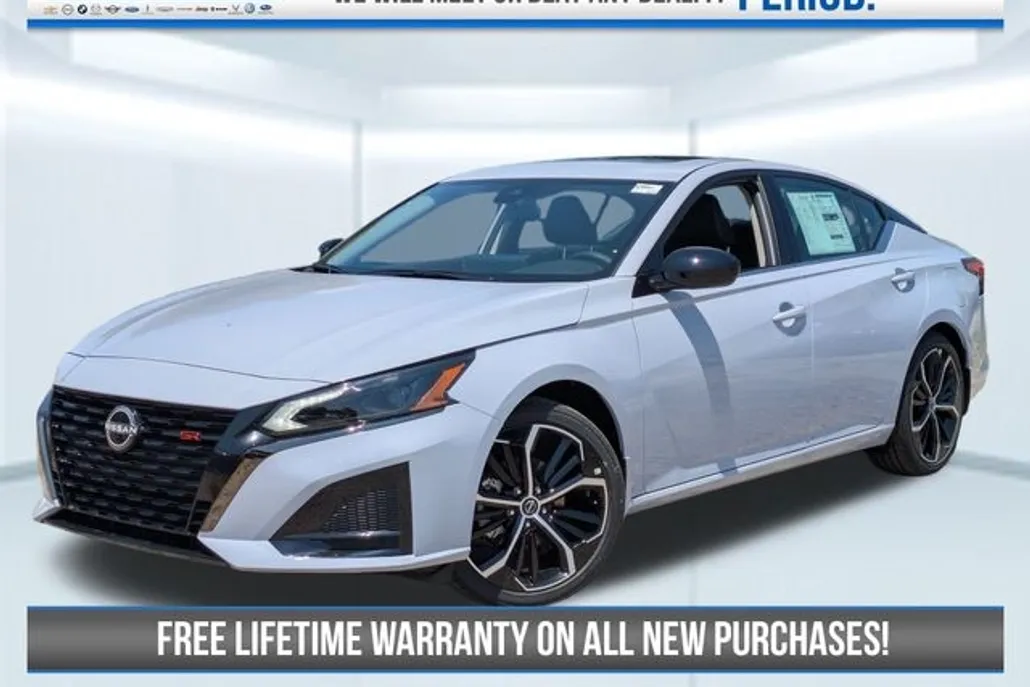 2025 Nissan Altima 2.5 SR photo 1