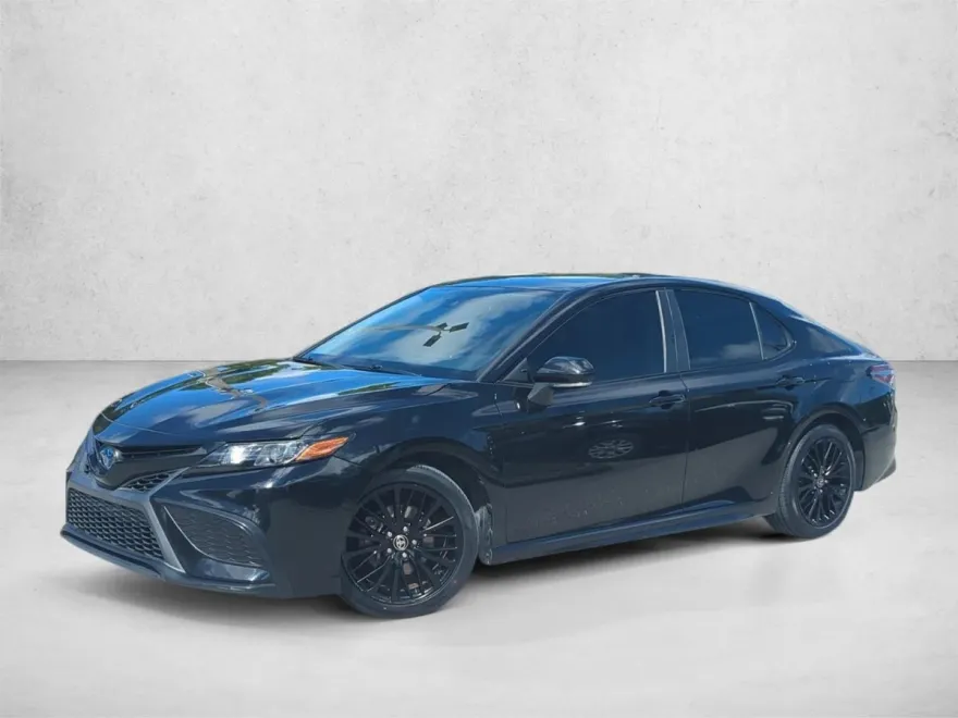 2022 Toyota Camry Hybrid SE photo 1