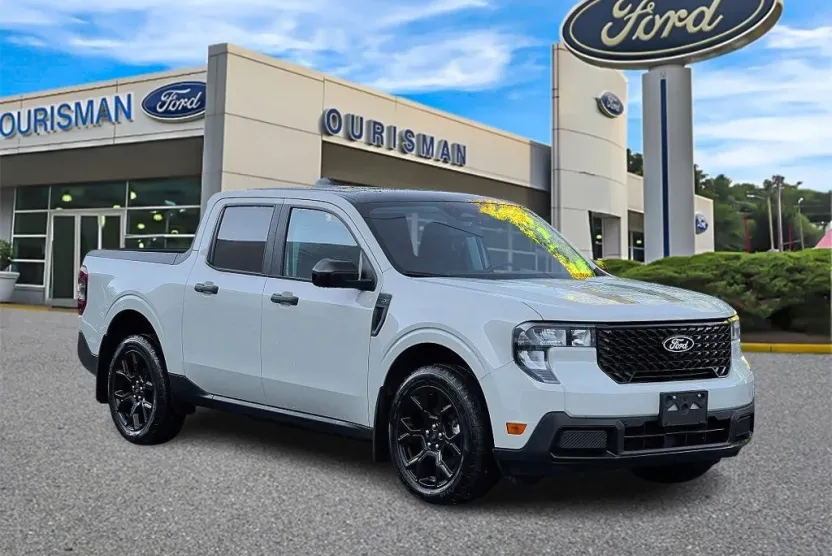 2025 Ford Maverick XLT photo 1