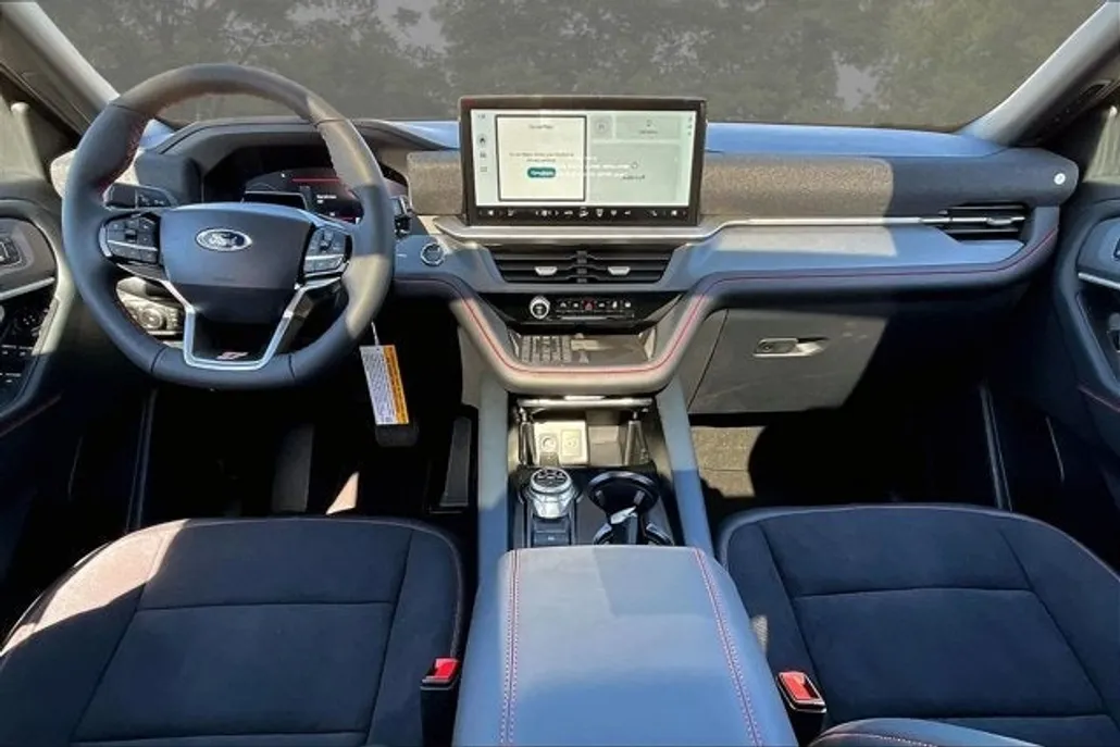 2025 Ford Explorer ST photo 1