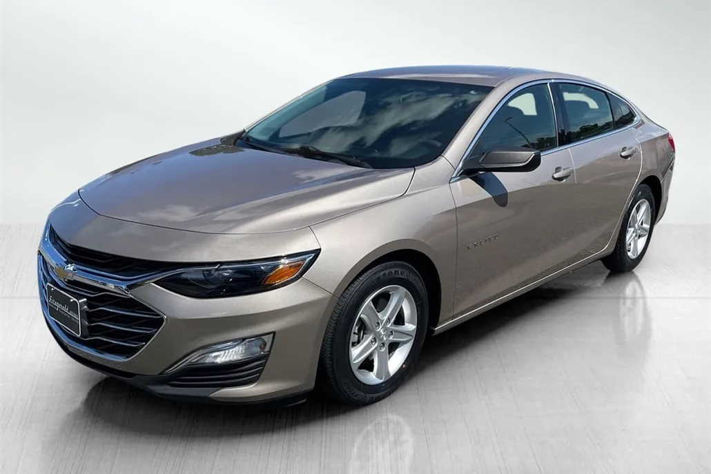 2023 Chevrolet Malibu photo 1