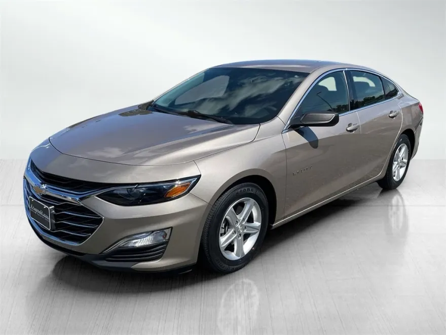 2023 Chevrolet Malibu photo 1