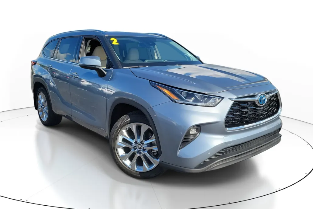 2022 Toyota Highlander Hybrid Limited photo 1