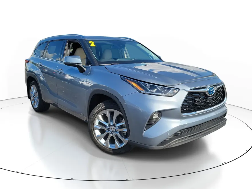 2022 Toyota Highlander Hybrid Limited photo 1