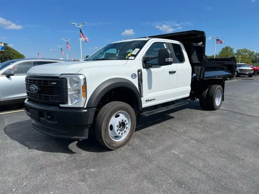 2025 Ford F-450 photo 1