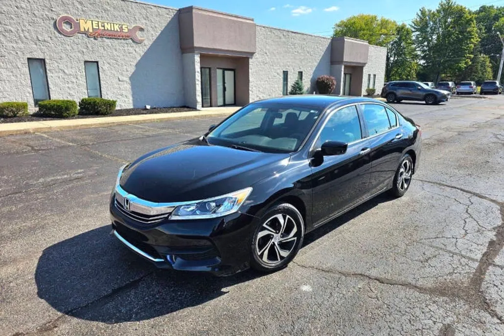 2017 Honda Accord LX photo 1