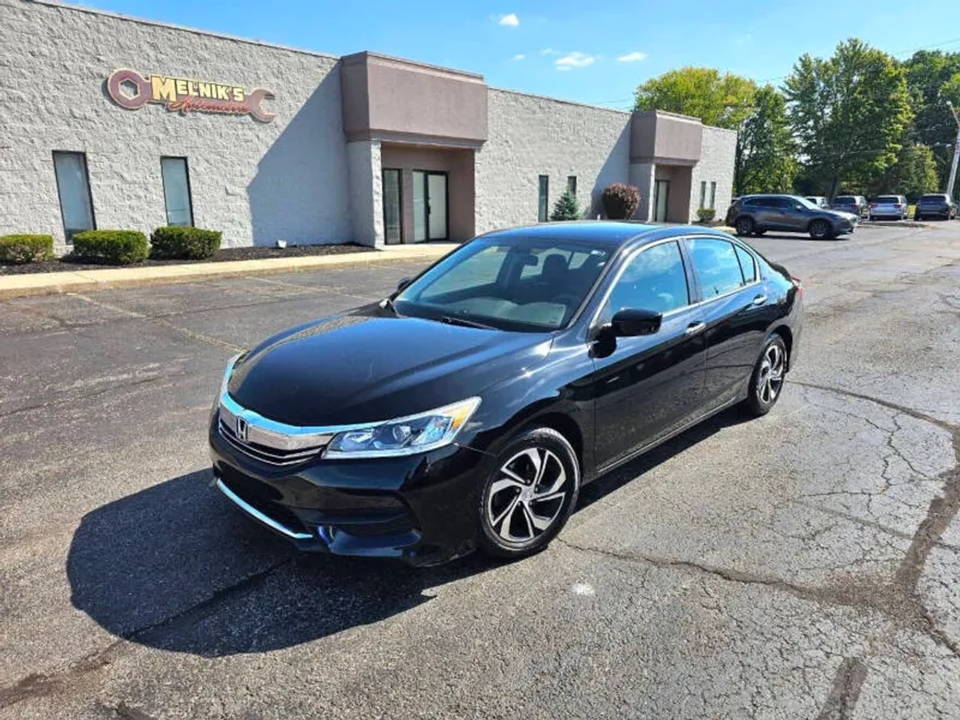 2017 Honda Accord LX photo 1