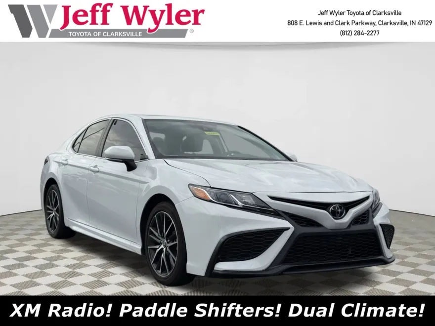 2024 Toyota Camry SE photo 1