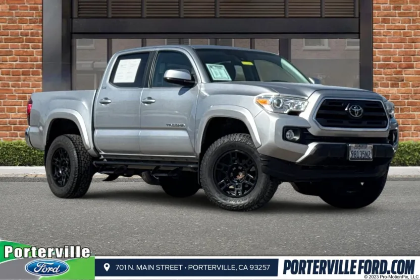 2018 Toyota Tacoma SR5 photo 1