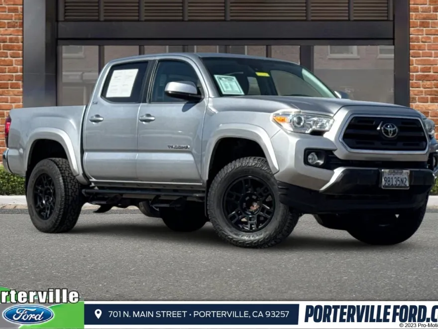 2018 Toyota Tacoma SR5 photo 1