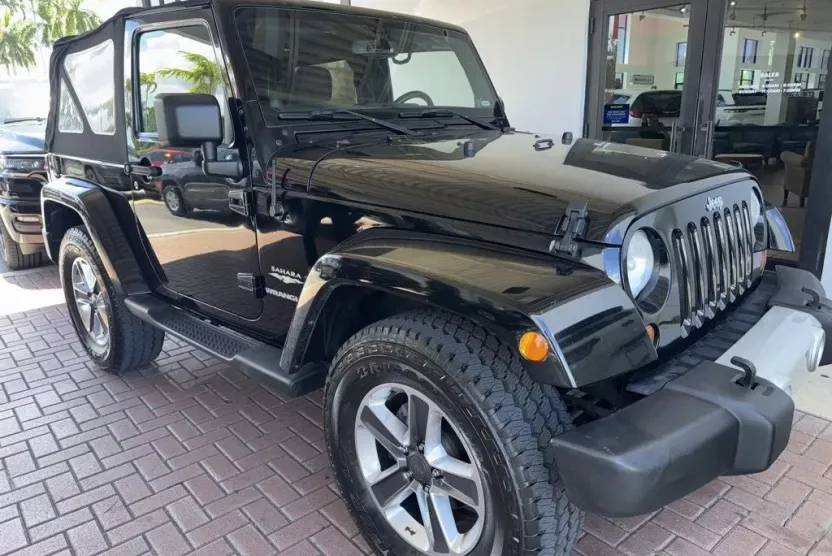 2013 Jeep Wrangler Sahara photo 1
