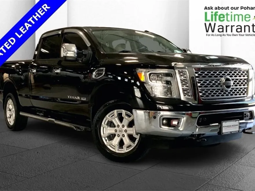 2016 Nissan Titan SL photo 1