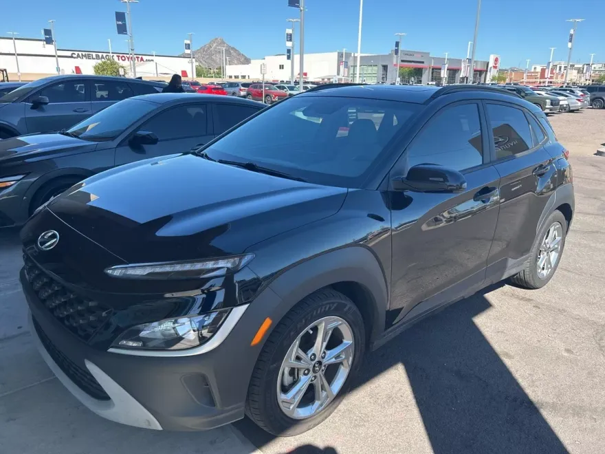2023 Hyundai Kona SEL photo 1
