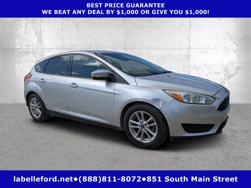 2017 Ford Focus SE photo 1