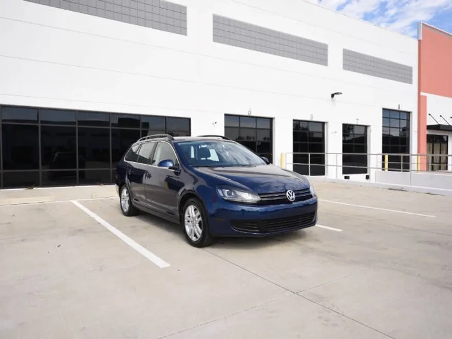 2013 Volkswagen Jetta SportWagen TDI photo 1