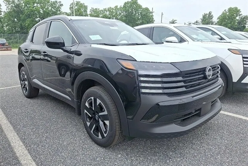 2025 Nissan Kicks SV photo 1
