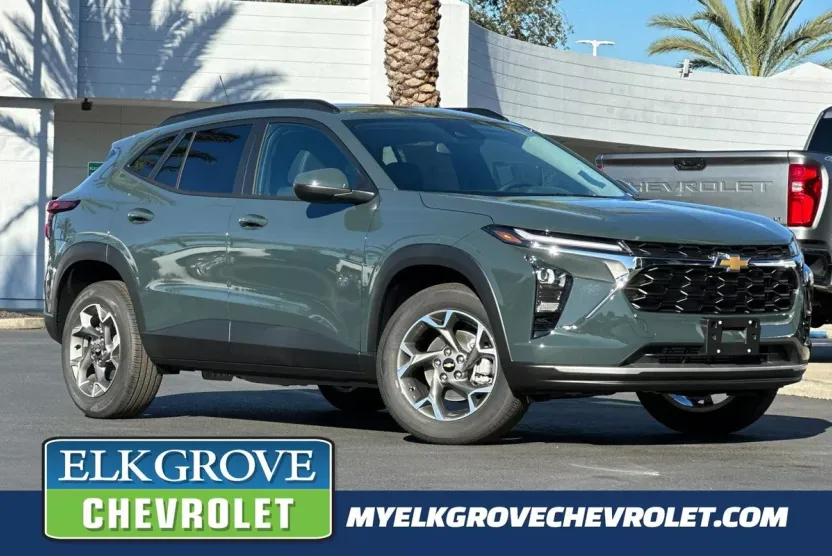 2026 Chevrolet Trax LT photo 1