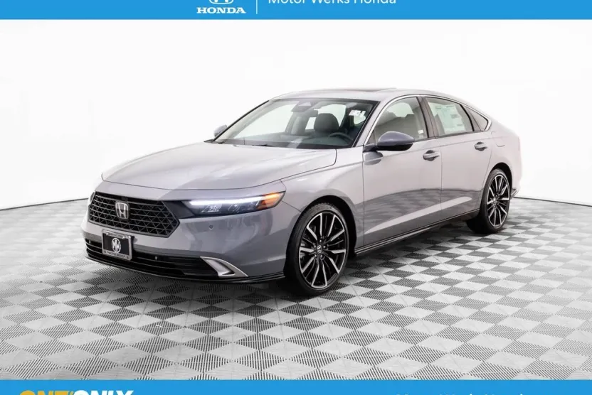 2025 Honda Accord Hybrid Touring photo 1