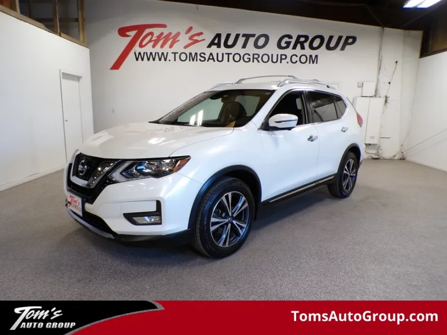 2017 Nissan Rogue SL photo 1