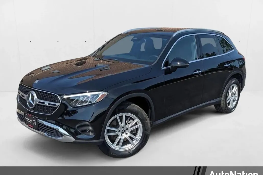 2023 Mercedes Benz GLC 300 photo 1