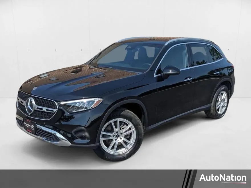 2023 Mercedes Benz GLC 300 photo 1