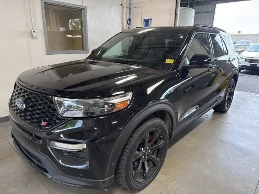 2022 Ford Explorer ST photo 1