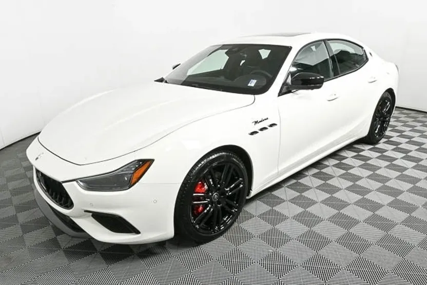 2024 Maserati Ghibli Modena Q4 photo 1