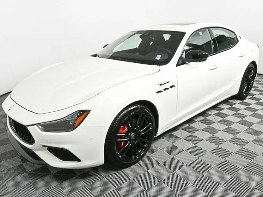 2024 Maserati Ghibli Modena Q4 photo 1