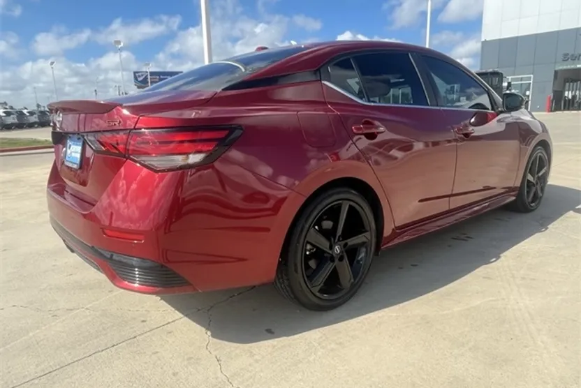 2024 Nissan Sentra SR photo 1