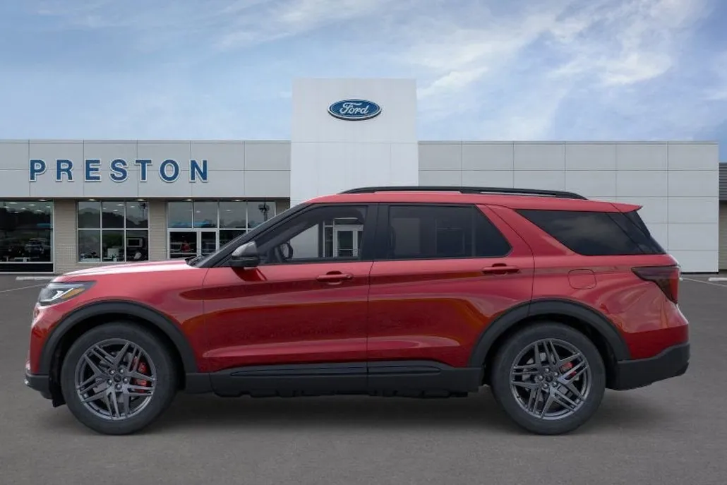 2025 Ford Explorer ST photo 1