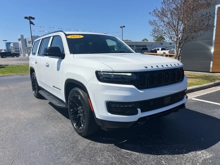 2025 Jeep Wagoneer Carbide photo 1