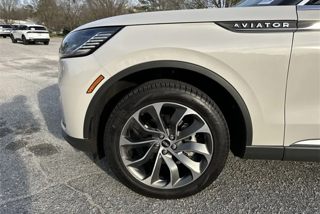 2025 Lincoln Aviator Reserve photo 1
