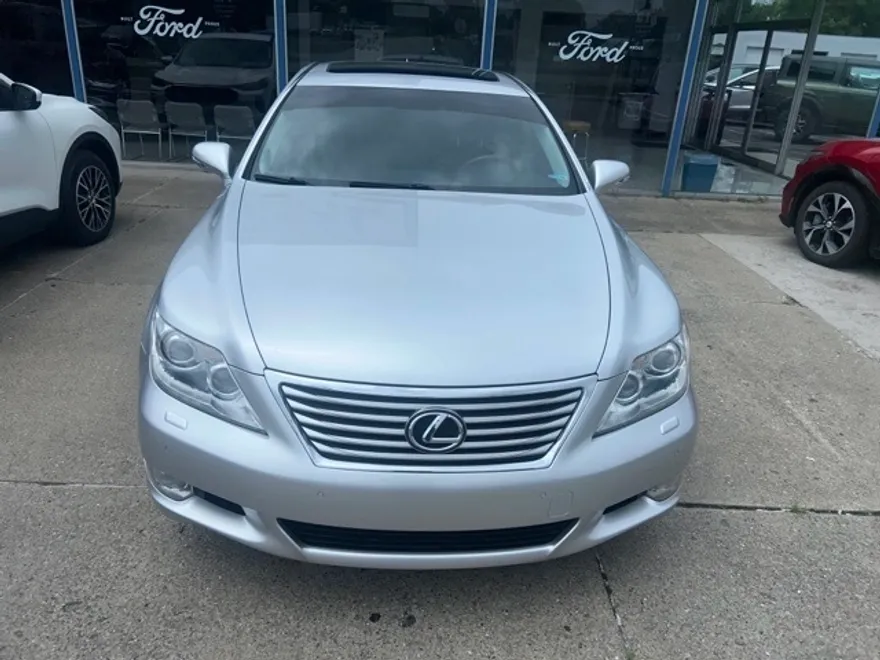 2010 Lexus LS 460 photo 1
