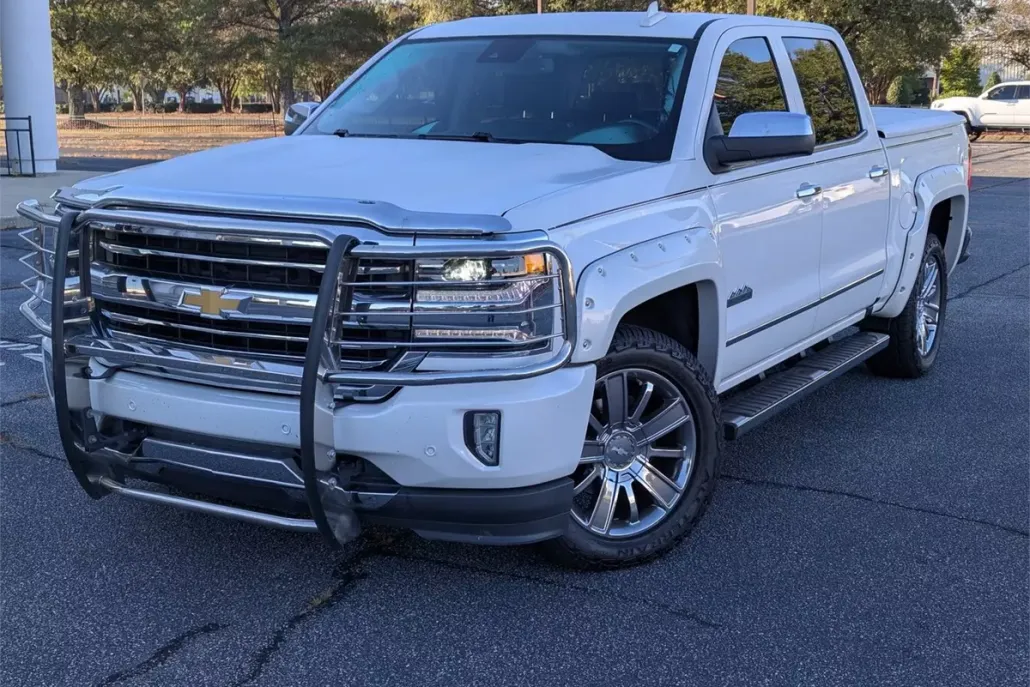 2017 Chevrolet Silverado 1500 High Country photo 1