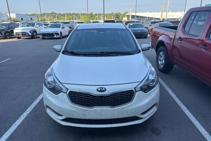2016 Kia Forte LX photo 1