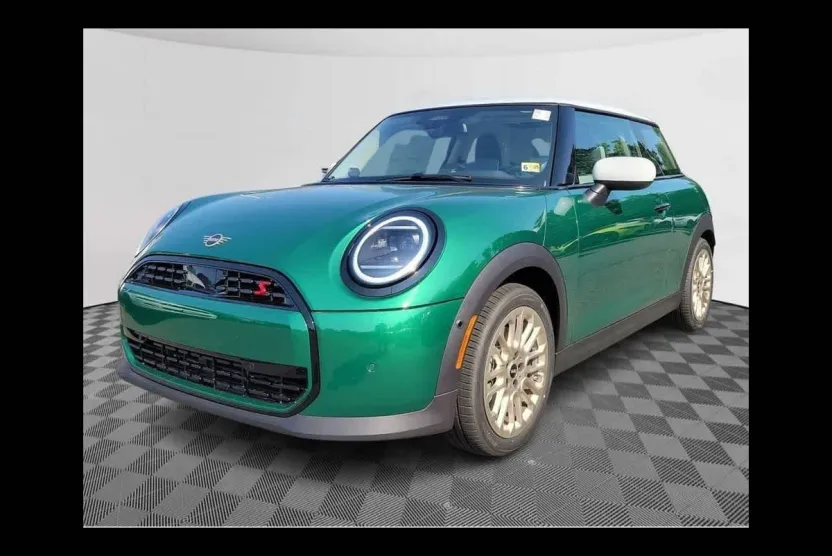 2025 Mini Cooper 2 Door Hardtop Signature photo 1