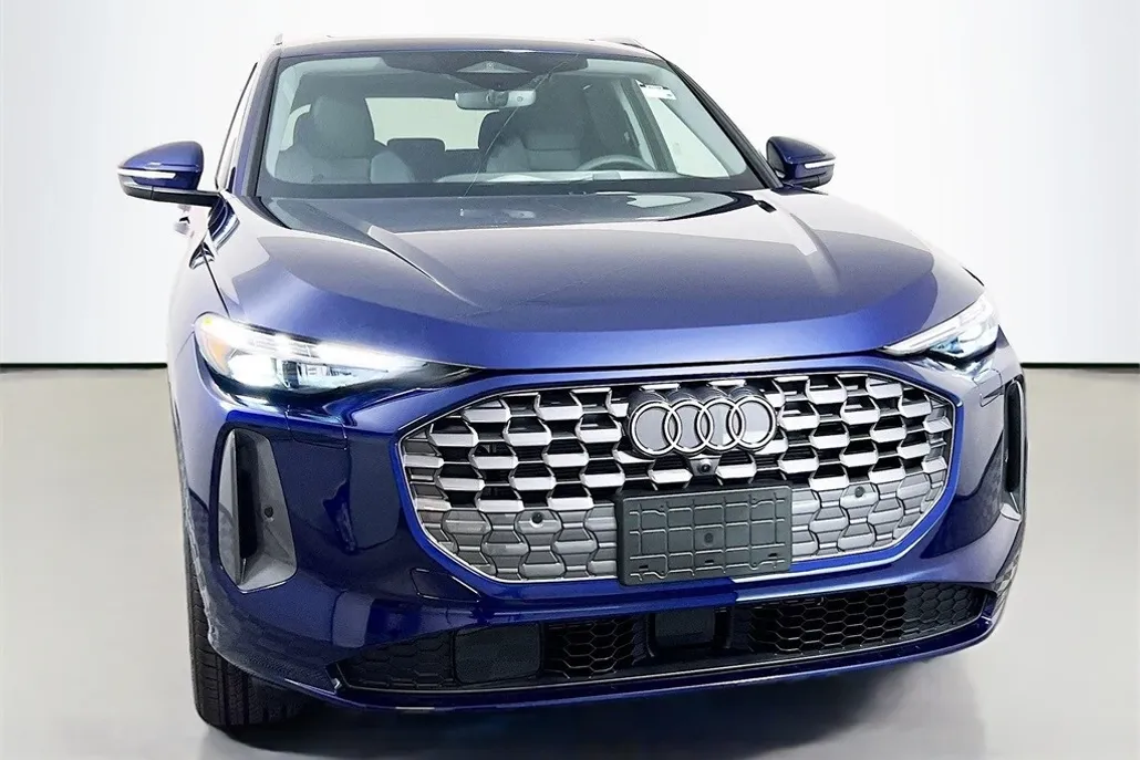 2025 Audi Q5 2.0T Premium Plus photo 1