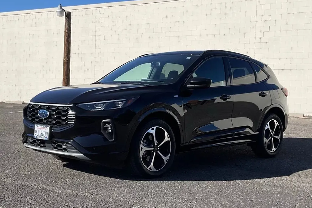 2024 Ford Escape ST-Line Elite photo 1