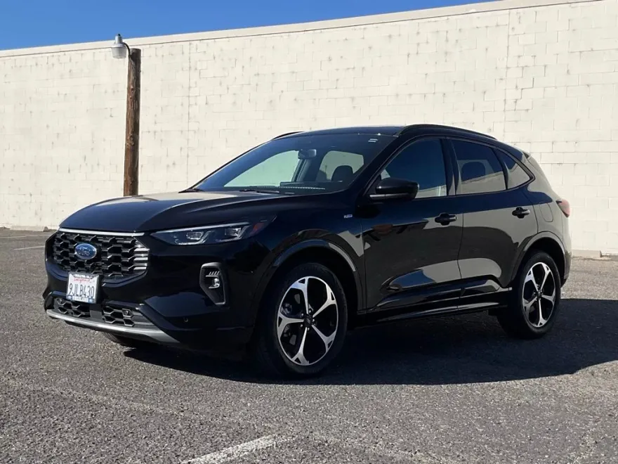 2024 Ford Escape ST-Line Elite photo 1