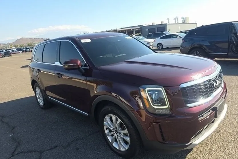 2022 Kia Telluride LX photo 1