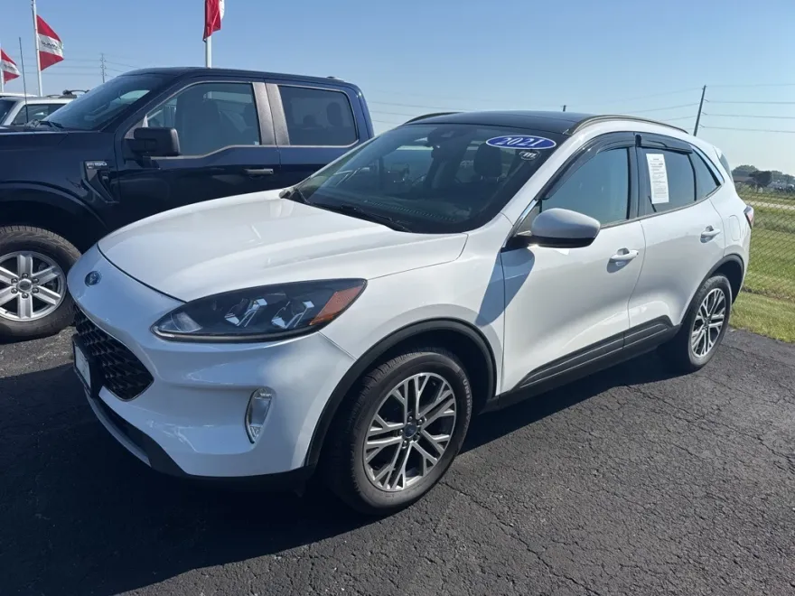 2021 Ford Escape SEL photo 1