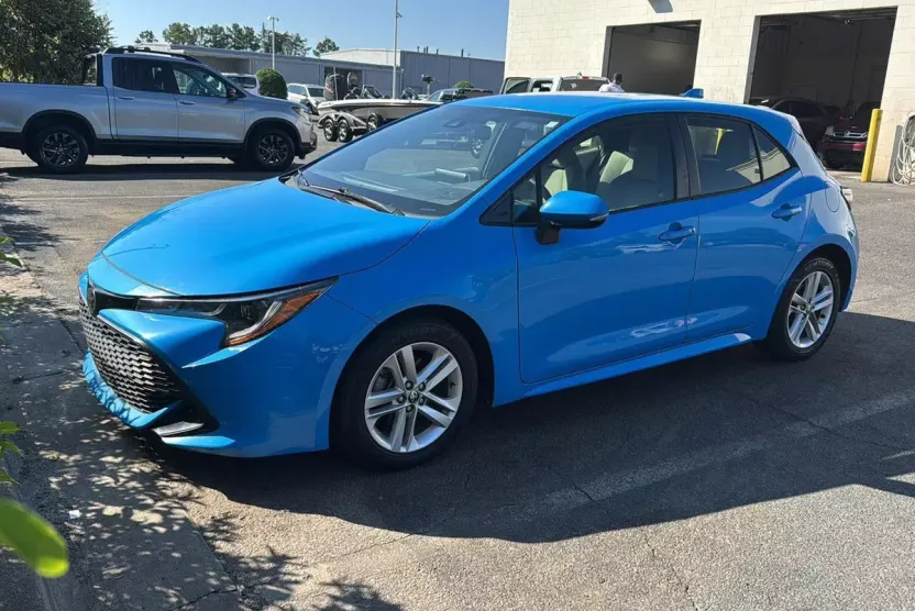 2019 Toyota Corolla SE photo 1