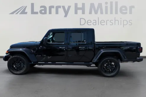 2025 Jeep Gladiator photo 2