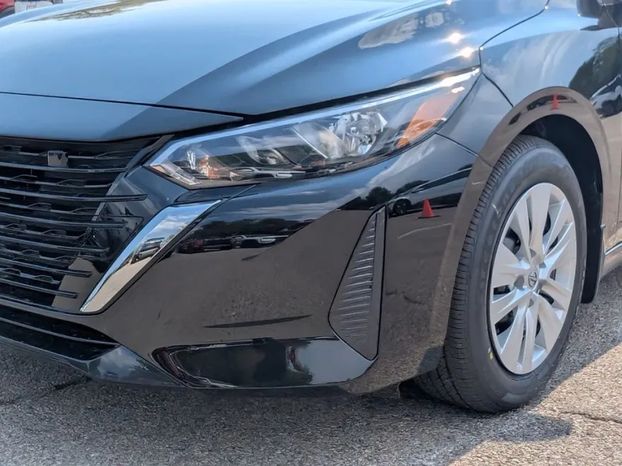 2025 Nissan Sentra S photo 1