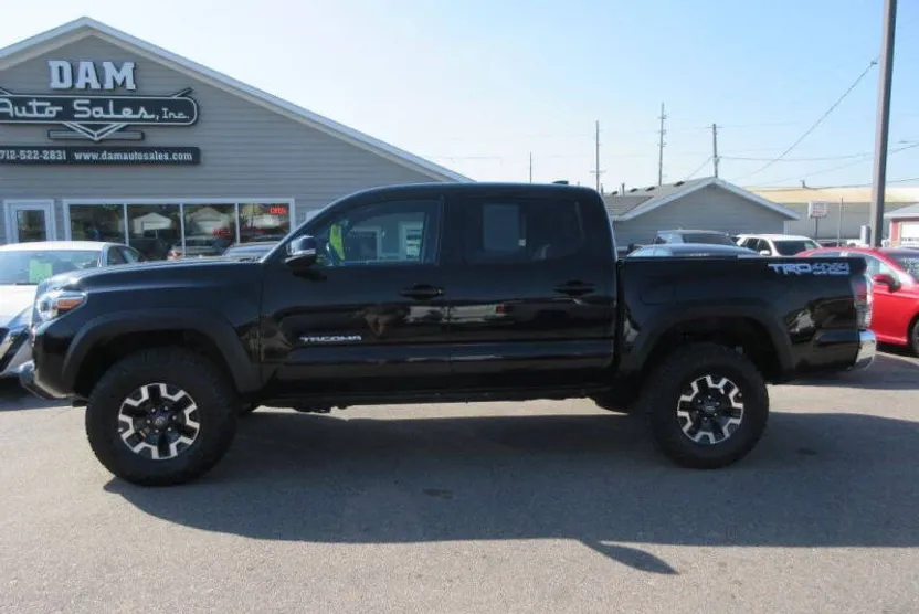2023 Toyota Tacoma TRD Off-Road photo 1