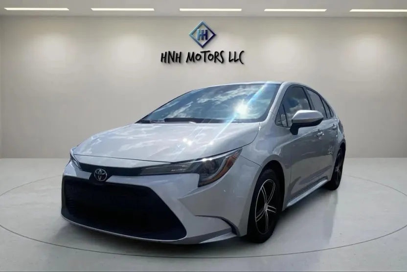 2022 Toyota Corolla LE photo 1