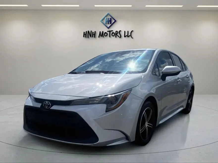 2022 Toyota Corolla LE photo 1