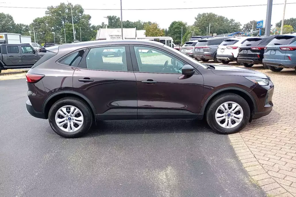 2023 Ford Escape Base photo 1