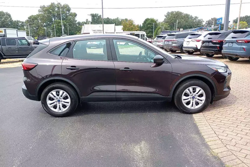 2023 Ford Escape Base photo 1